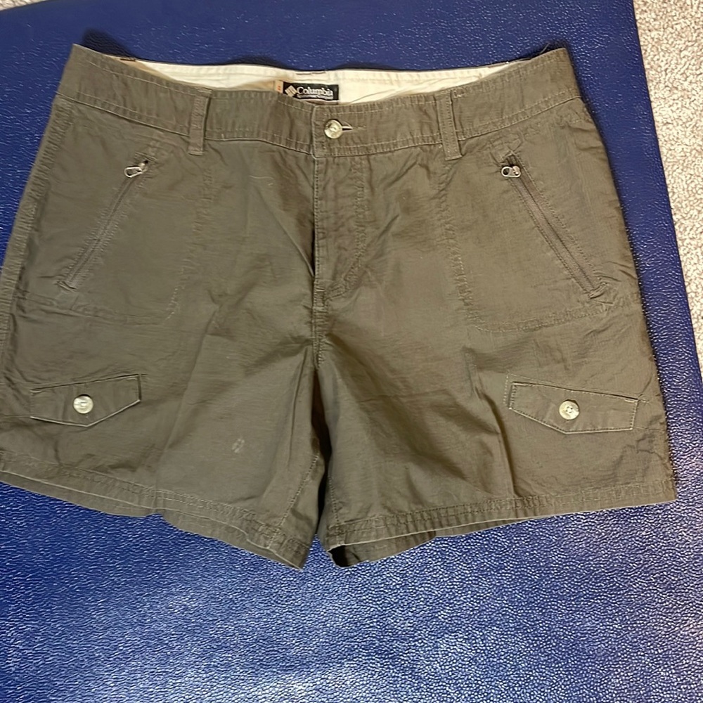 Columbia Shorts Sz 14